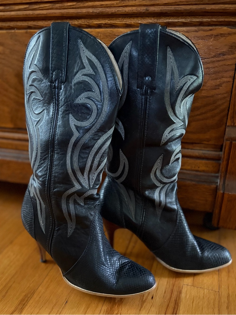 Capezio 70s/80s Black Leather Disco Cowgirl Western Stiletto Embroid Boots Sz 9